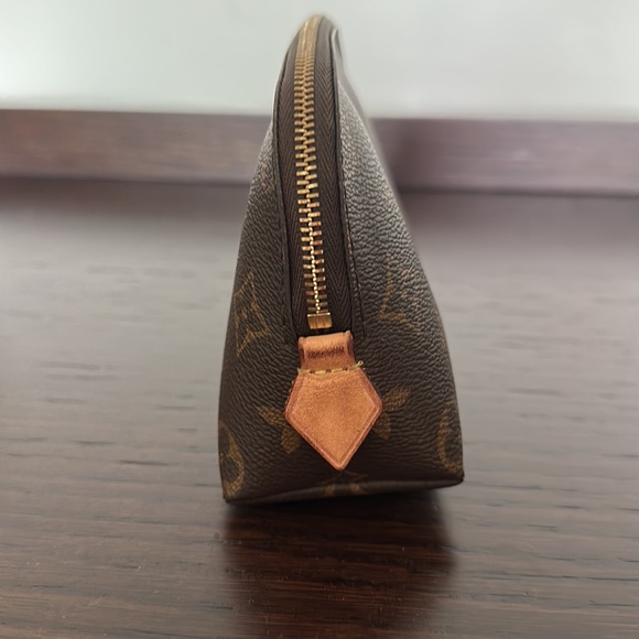 Louis Vuitton Monogram canvas cosmetic pouch - Picture 4 of 14